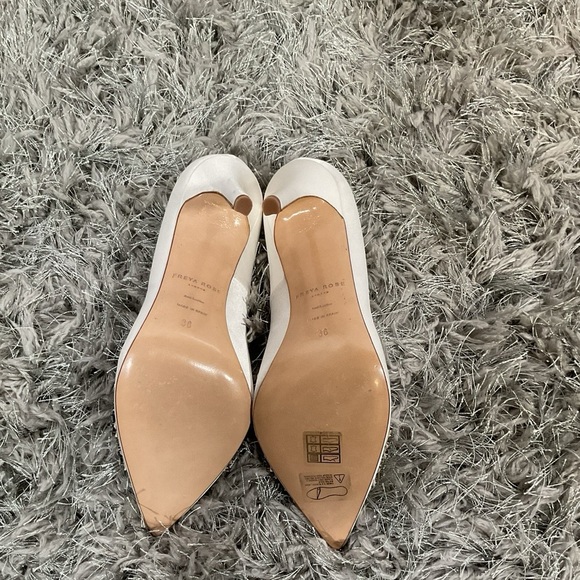 EUC Freya Rose Bridal Pumps Metal Decoration Pointed Toe High Heels - Picture 5 of 5